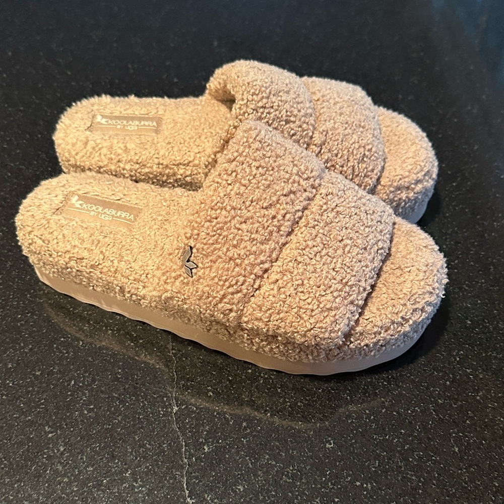 Koolaburra by Ugg Beige Plush Slippers